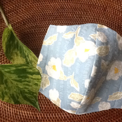 【即日発送】立体マスク 大きめ サラサラ触感  コットン リップル 水色 花柄 裏地はダブルガーゼ 2枚目の画像