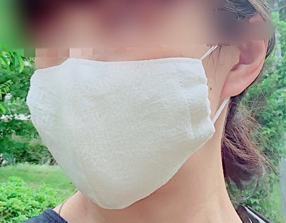 送料込✴︎夏マスク✴︎コットンリネン 白いマスク 立体マスク 布マスク 3枚目の画像