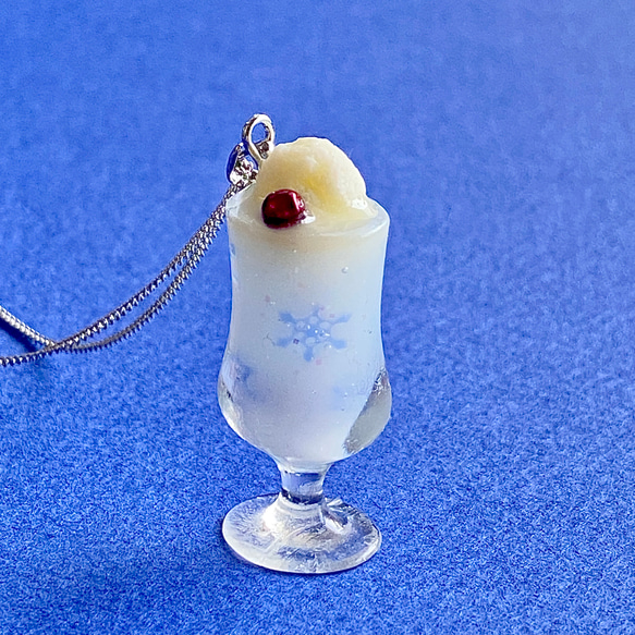 【受注制作】雪の結晶クリームソーダネックレス(ホワイト) 1枚目の画像