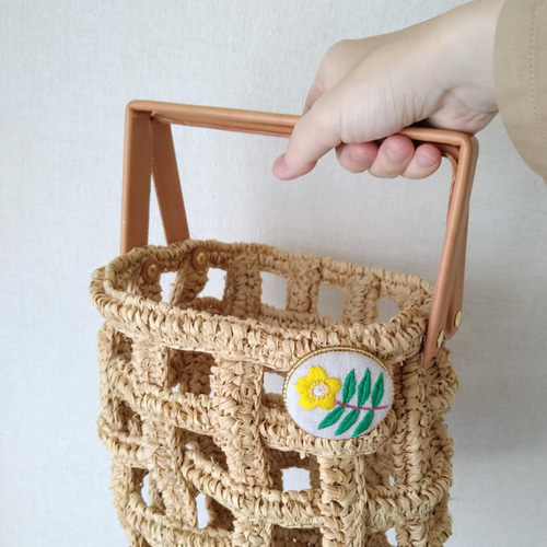 黄色い花のリネン刺繍ブローチ ブローチ Apostrophe+s 通販｜Creema  