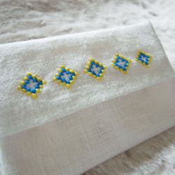 ポケットティッシュケース　ひし形　（黄色・青） 刺繍 子供用 2枚目の画像
