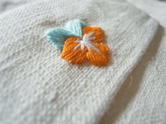 ポケットティッシュケース　パンジー（オレンジ）　刺繍 大人用 3枚目の画像