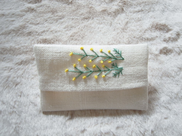 2019年福袋（Creema限定）　ミモザ刺繡のセット　巾着　ブローチ　ティッシュケース（子ども用） 9枚目の画像