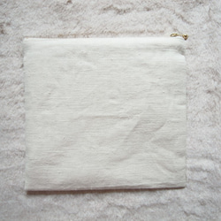 ミモザ　リース　手刺繡　ポーチ　（19×20.5）　ファスナー（玉つき） 4枚目の画像