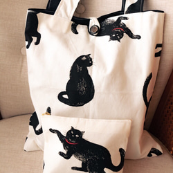 ◆冬のセール◆可愛い黒猫ちゃんのトートバッグとポーチの2点セット。猫柄・エコバッグ・肩掛けバッグ　おまけあり 1枚目の画像