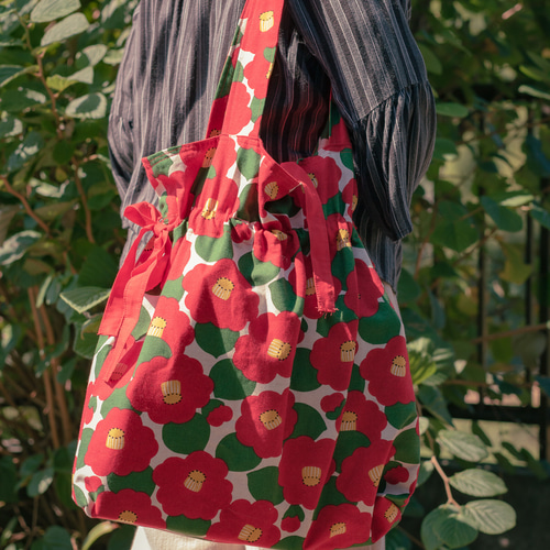 受注製作】モダン椿柄・巾着バッグとレトロなお洒落ポーチセット エコ