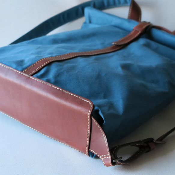 Paraffin canvas backpack　BLUE 4枚目の画像