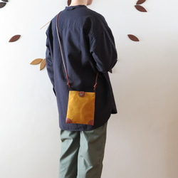 Paraffin canvas mini pochette  MUSTARD 2枚目の画像