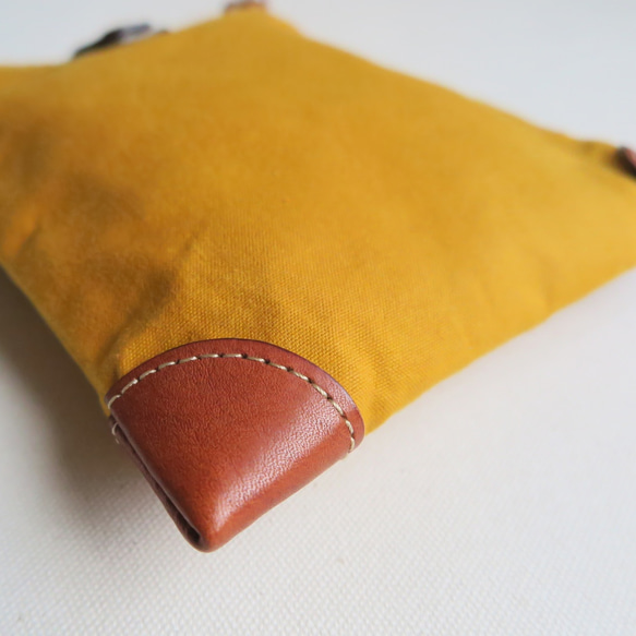 Paraffin canvas mini pochette  MUSTARD 6枚目の画像