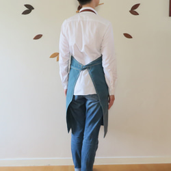 Paraffin canvas apron BLUE 2枚目の画像