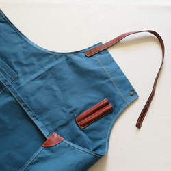 Paraffin canvas apron BLUE 5枚目の画像