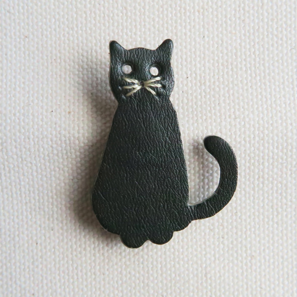 Leather brooch cat D.GREEN 1枚目の画像