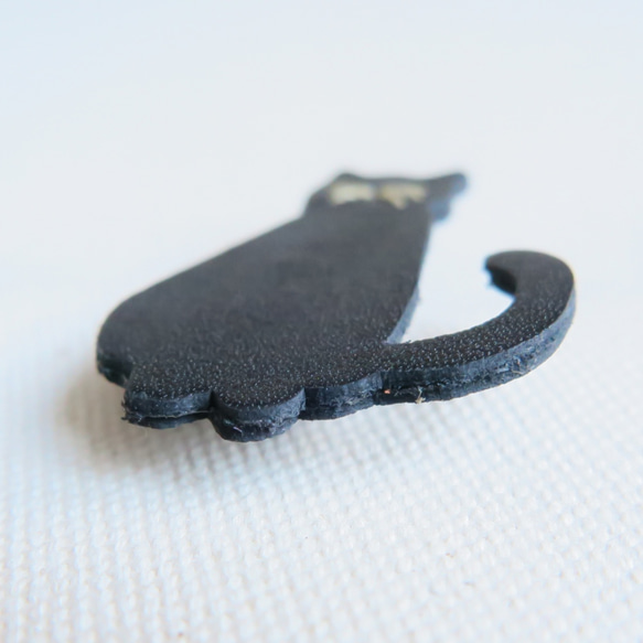 Leather brooch cat BLACK 3枚目の画像