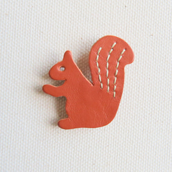 Leather brooch squirrel R.BROWN 1枚目の画像