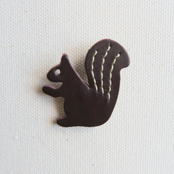 Leather brooch squirrel D.BROWN 1枚目の画像
