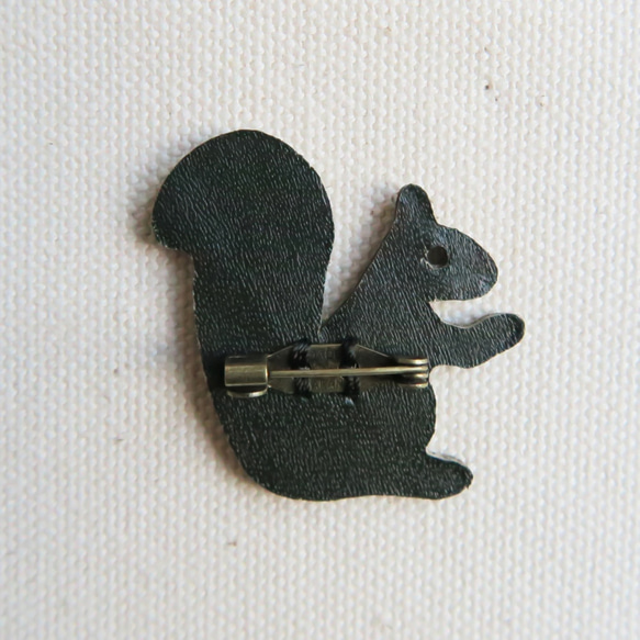 Leather brooch squirrel D.GREEN 2枚目の画像