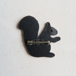 Leather brooch squirrel BLACK 2枚目の画像