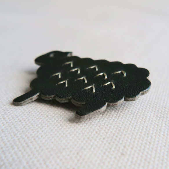 Leather brooch sheep D.GREEN 第3張的照片