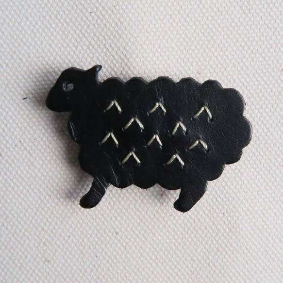 Leather brooch sheep BLACK 第1張的照片
