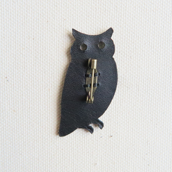 Leather brooch owl BLACK 第2張的照片