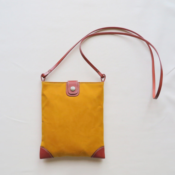 Paraffin canvas middle pochette MUSTARD 4枚目の画像