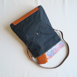 Paraffin canvas messenger bag BLACK 4枚目の画像