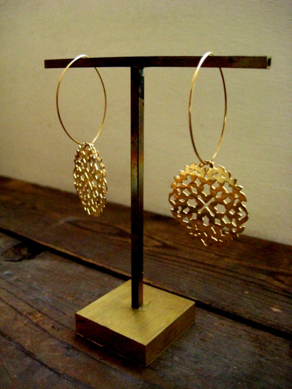 Feuille Pierced Earring 1枚目の画像