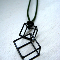 漆 cube necklace [漆黒] 2枚目の画像