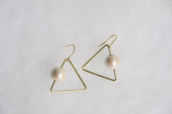 ◼︎片耳◼︎ sankaku pearl pierce [VP-031k] 3枚目の画像