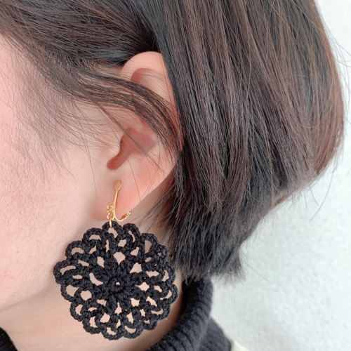 黒コサージュリング18ミリ＆スイングイヤリング アコヤ黒真珠 パールピアス イヤリング 6-6.5mm ブラック