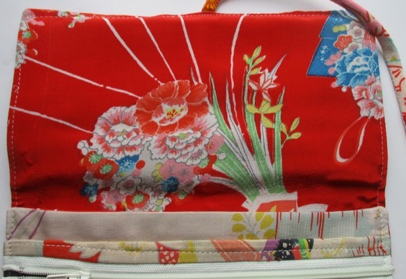 ５９２３　花柄の着物で作った和風財布・ポーチ　＃送料無料 7枚目の画像