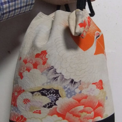 着物リメイク　鶴と花柄の着物で作った信玄袋　８９５ 1枚目の画像