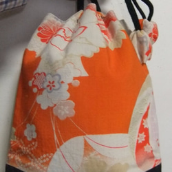着物リメイク　鶴と花柄の着物で作った信玄袋　８９５ 2枚目の画像