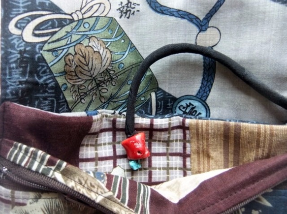 着物リメイク　羽織の裏地と土佐紬で作った和風財布　１２６０ 4枚目の画像