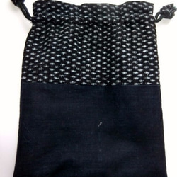 着物リメイク　藍と霰絣で作った巾着袋 １２７６ 3枚目の画像