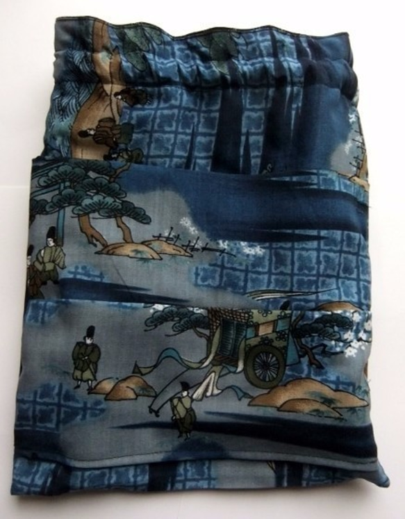 着物リメイク　藍と霰絣で作った巾着袋 １２７６ 5枚目の画像