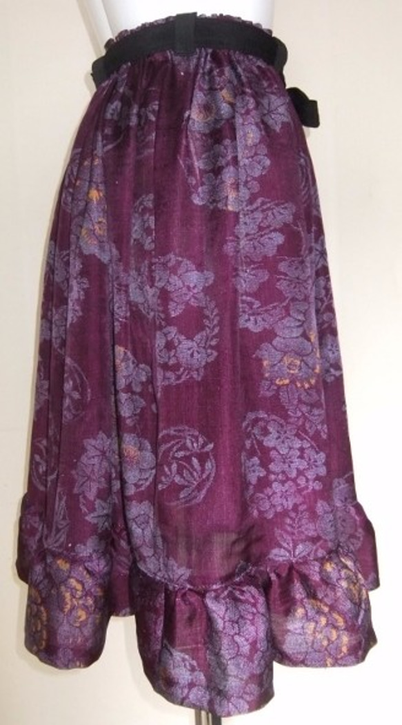 着物リメイク　花柄の着物で作った膝丈スカート　１３９８ 2枚目の画像