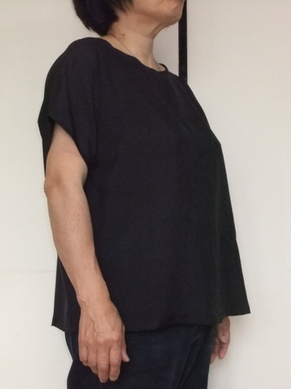 古布　黒の絽の着物で作ったTシャツ　１１1 3枚目の画像