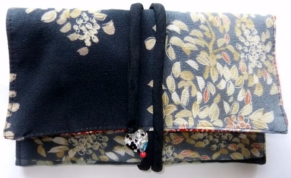着物リメイク　花柄の着物で作った和風財布　１４６１ 2枚目の画像