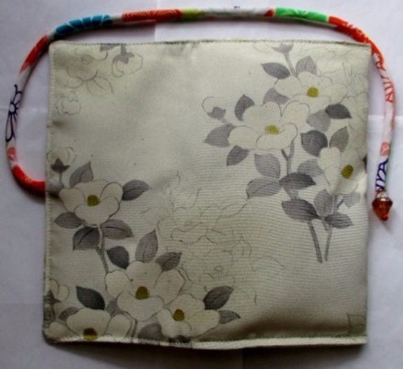 着物リメイク　花柄の訪問着で作った和風財布　１７３２ 1枚目の画像