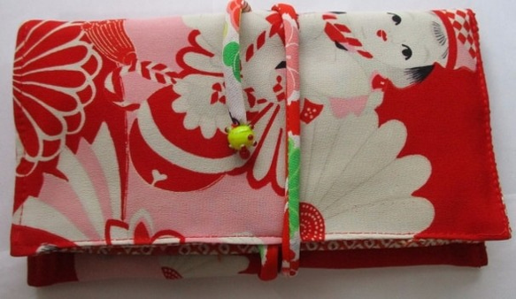 着物リメイク　女の子の着物で作った和風財布　１７５８ 2枚目の画像
