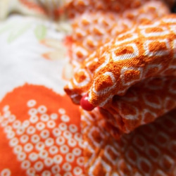 着物リメイク　花柄の長襦袢と絞りの羽織で作った巾着袋　１７９５ 5枚目の画像