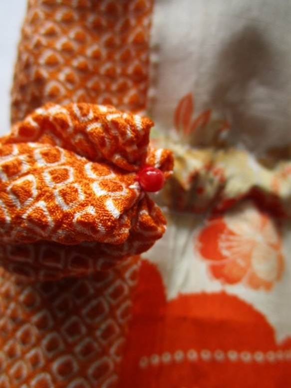 着物リメイク　花柄の長襦袢と絞りの羽織で作った巾着袋　１７９５ 6枚目の画像