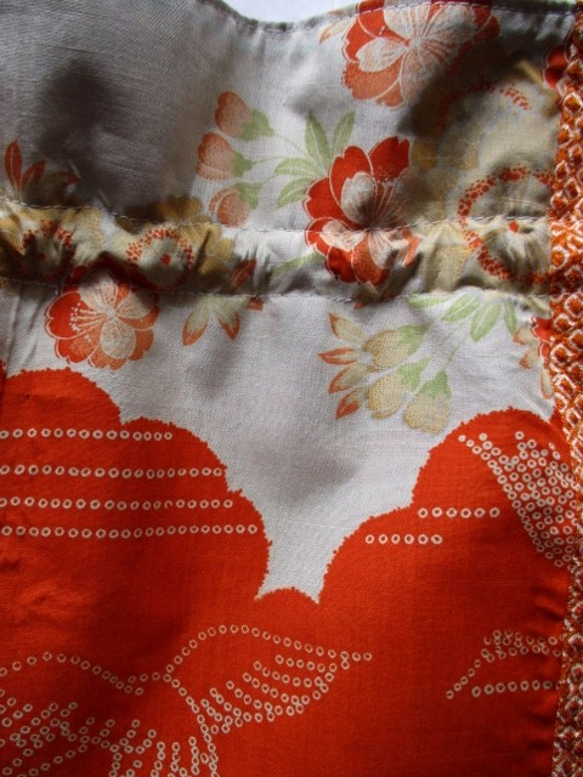 着物リメイク　花柄の長襦袢と絞りの羽織で作った巾着袋　１７９５ 7枚目の画像