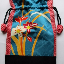 着物リメイク　花柄の振袖で作った巾着袋　１８７９ 3枚目の画像