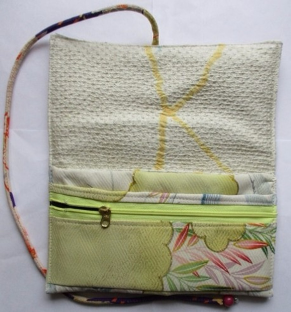 着物リメイク　萩の花の振袖で作った和風財布　１８９５ 3枚目の画像