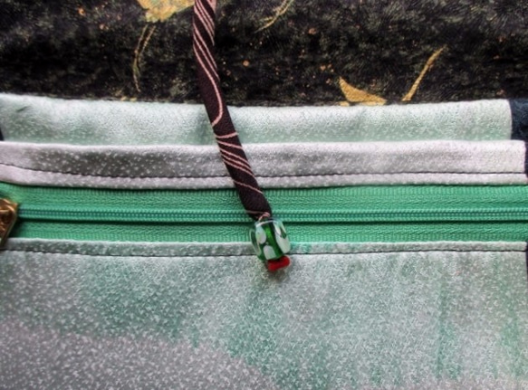 着物リメイク　絞りの訪問着で作った和風財布　１９５７ 4枚目の画像