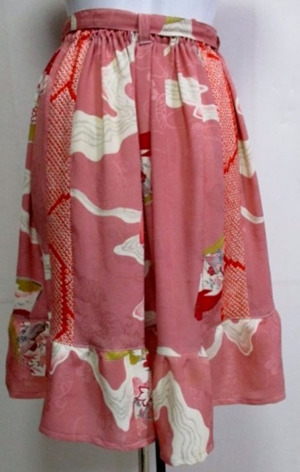 送料無料 着物リメイク　花柄の着物で作った膝丈スカート２０３２ 7枚目の画像