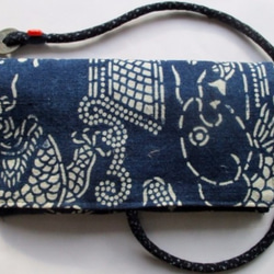 着物リメイク　琉球の型染めで作った和風財布　２０５６ 3枚目の画像