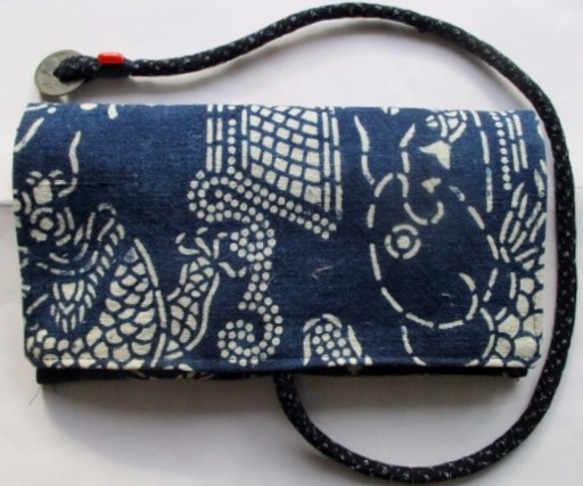 着物リメイク　琉球の型染めで作った和風財布　２０５６ 3枚目の画像